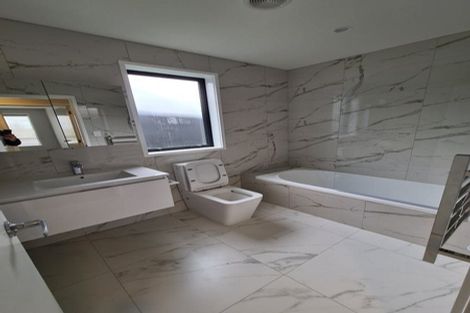 Photo of property in 6a Brunton Place, Glenfield, Auckland, 0629