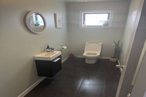 Photo of property in 158 Akaroa Drive, Maupuia, Wellington, 6022