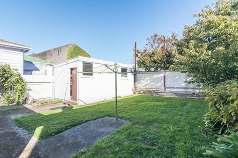 Photo of property in 104 Kilbirnie Crescent, Kilbirnie, Wellington, 6022