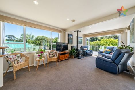 Photo of property in 14 Te Whiti Grove, Korokoro, Lower Hutt, 5012