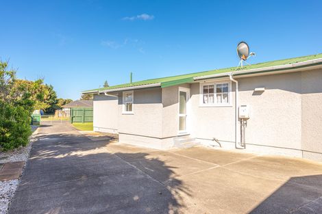 Photo of property in 2 Kotuku Street, Castlecliff, Whanganui, 4501