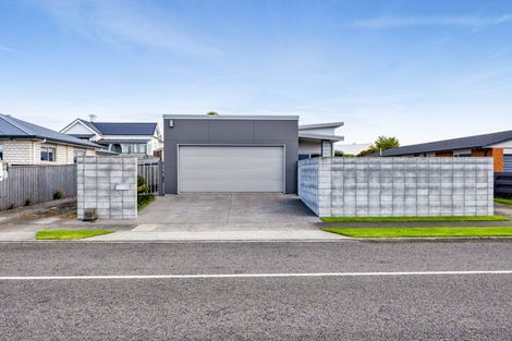 Photo of property in 17 Victoria Street, Hawera, 4610