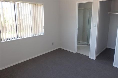 Photo of property in 12b Greers Road, Weymouth, Auckland, 2103