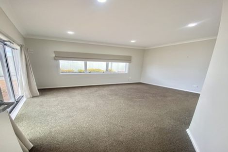 Photo of property in 17 Quedley Court, Eastern Beach, Auckland, 2012