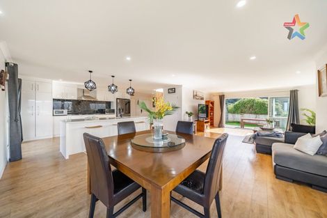 Photo of property in 2 Poto Road, Normandale, Lower Hutt, 5010