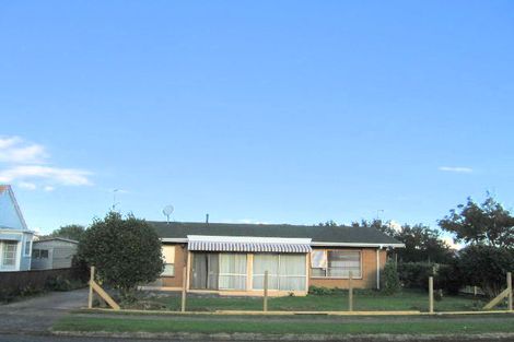 Photo of property in 27 Birdwood Avenue, Papatoetoe, Auckland, 2025