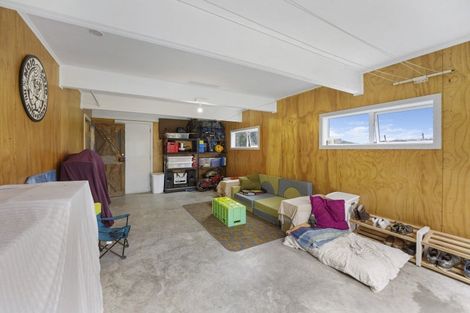 Photo of property in 1 Innes Way, Newlands, Wellington, 6037