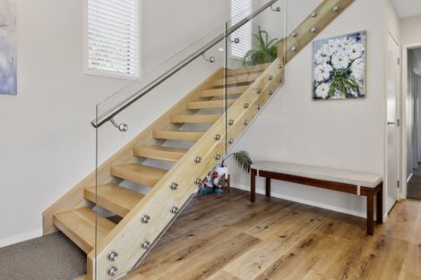 Photo of property in 14 Pukenamu Road, Rainbow Point, Taupo, 3330