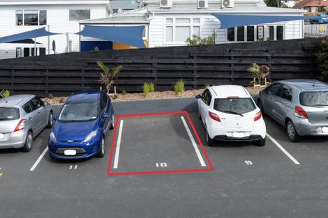 Photo of property in 10/32 Blockhouse Bay Road, Avondale, Auckland, 1026