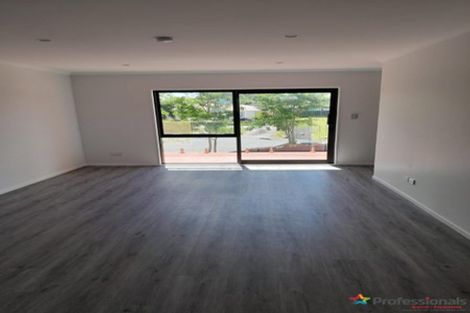 Photo of property in 10d White Road, Manurewa, Auckland, 2102