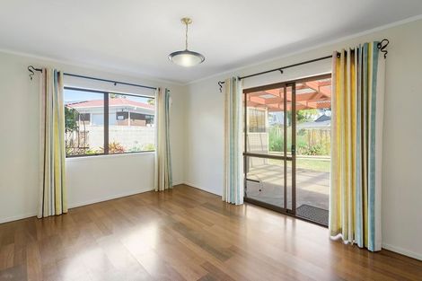 Photo of property in 19 Matuhi Rise, Henderson, Auckland, 0612