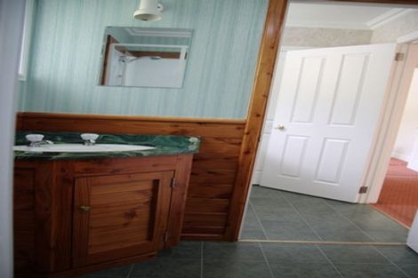 Photo of property in 22 Acacia Road, Torbay, Auckland, 0632