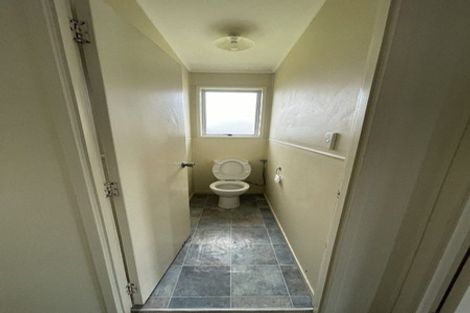 Photo of property in 28 Hinton Place, Weymouth, Auckland, 2103