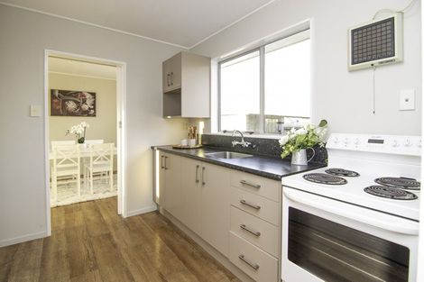 Photo of property in 6 Forbes Place, Kelvin Grove, Palmerston North, 4414