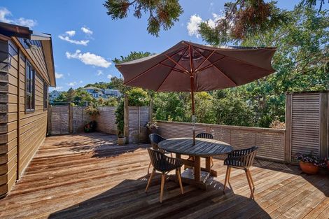 Photo of property in 63 Maungaraki Road, Korokoro, Lower Hutt, 5012