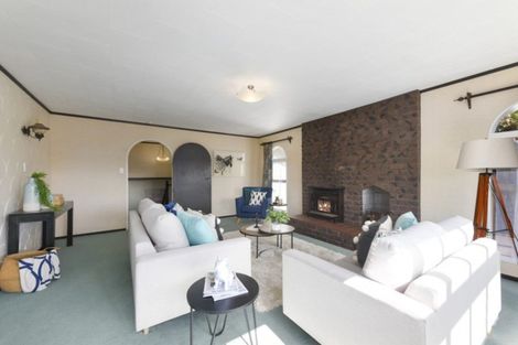 Photo of property in 6 Pioneer Grove, Silverstream, Upper Hutt, 5019