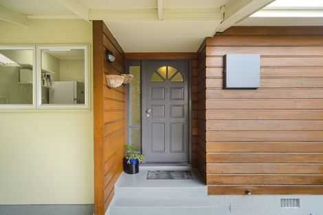 Photo of property in 6 Dunk Place, Milson, Palmerston North, 4414