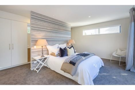 Photo of property in 10 Hilltop Lane, Mount Pleasant, Christchurch, 8081