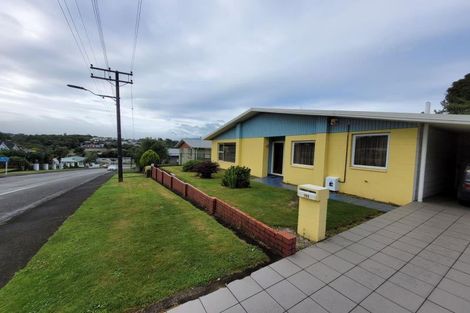Photo of property in 102 Awanui Street, Merrilands, New Plymouth, 4312