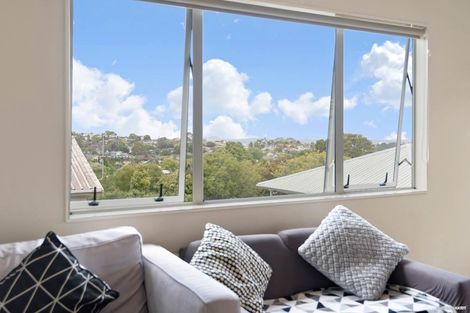 Photo of property in 2/36 Elizabeth Drive, West Harbour, Auckland, 0618