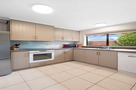 Photo of property in 1/119 Glenmore Road, Sunnyhills, Auckland, 2010