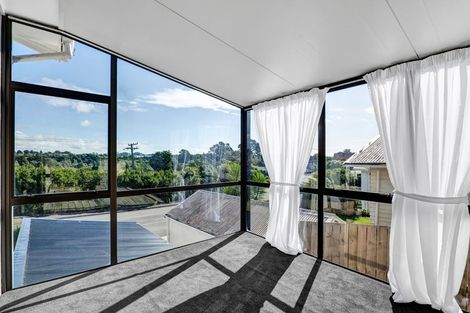 Photo of property in 115 Mangorei Road, Merrilands, New Plymouth, 4312