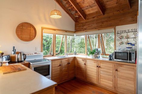 Photo of property in 41 Field Way, Waikanae Beach, Waikanae, 5036