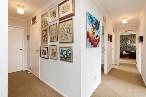 Photo of property in 15 Orlando Way, Kelvin Grove, Palmerston North, 4414