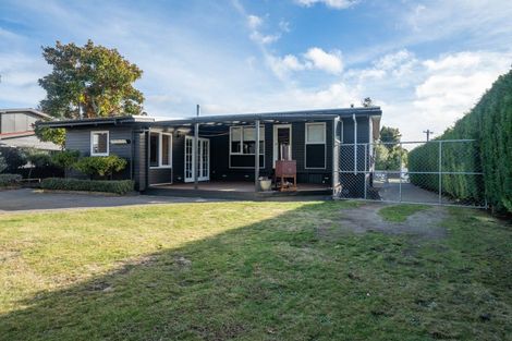 Photo of property in 14 Parata Street, Two Mile Bay, Taupo, 3330