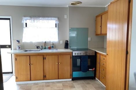 Photo of property in 2/86 Howe Street, Howick, Auckland, 2014