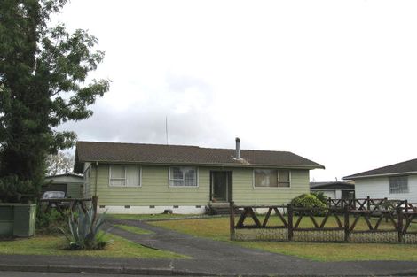 Photo of property in 26 Serwayne Place, Sunnyvale, Auckland, 0612