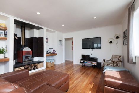 Photo of property in 17 York Crescent, Westown, New Plymouth, 4310