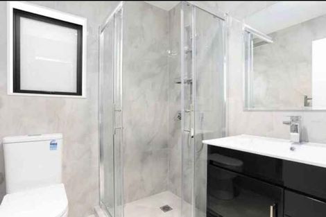 Photo of property in 3b Riverton Drive, Randwick Park, Auckland, 2105