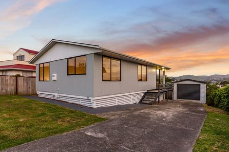 Photo of property in 7 Humphreys Grove, Titahi Bay, Porirua, 5022