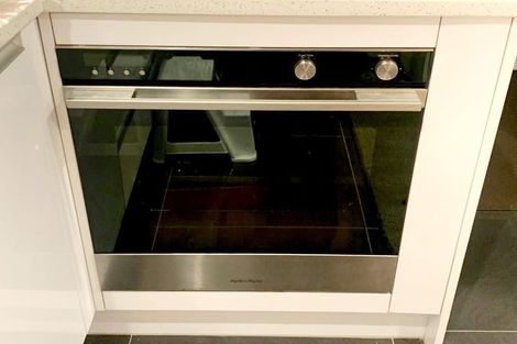 Photo of property in 37 Newington Road, Henderson, Auckland, 0612