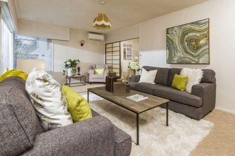 Photo of property in 2/8 Tobruk Crescent, Milford, Auckland, 0620