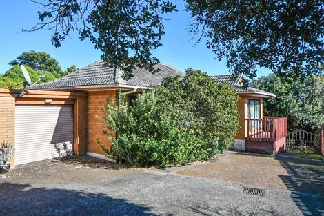 Photo of property in 2/26 Sikkim Crescent, Clover Park, Auckland, 2019