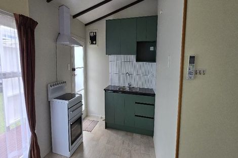 Photo of property in 67 View Road, Henderson, Auckland, 0612