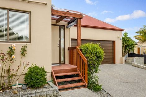Photo of property in 4 View Ridge Drive, Ranui, Auckland, 0612