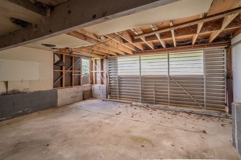 Photo of property in 31 Roberts Road, Matakatia, Whangaparaoa, 0930