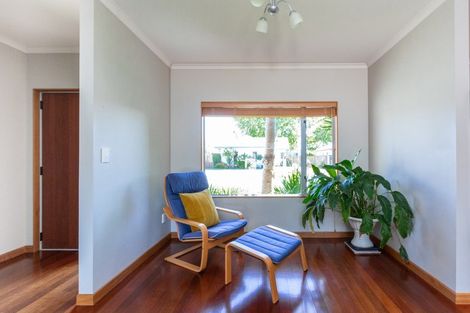 Photo of property in 3 Forbury Way, Taradale, Napier, 4112