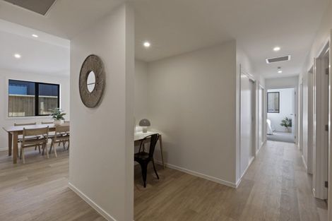 Photo of property in 32 Shelduck Road, Jacks Point, 9371