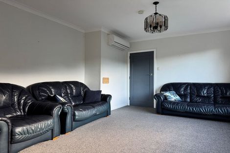 Photo of property in 41 Lincoln Avenue, Tawa, Wellington, 5028