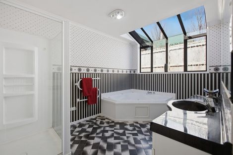 Photo of property in 71 Brooklands Road, Brooklands, New Plymouth, 4310