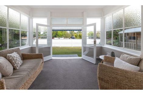 Photo of property in 2/96 Kerrs Road, Avonside, Christchurch, 8061