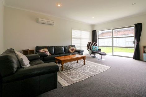 Photo of property in 1 Medallion Court, Kelvin Grove, Palmerston North, 4414