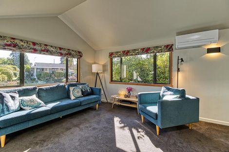 Photo of property in 2 Ritchie Place, Havelock North, 4130