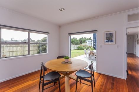 Photo of property in 42a Kent Avenue, Waitarere Beach, Levin, 5510