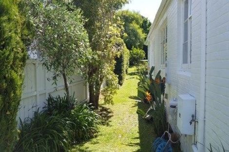 Photo of property in 40 Belle Vue Avenue, Northcote Point, Auckland, 0627