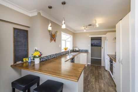 Photo of property in 6 Tabak Crescent, Takaro, Palmerston North, 4412